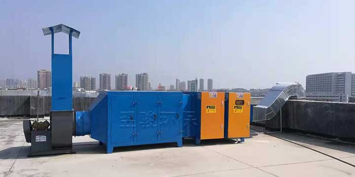 塑料废气处理(UV光解废气处理设备+活性炭吸附器)工程案例